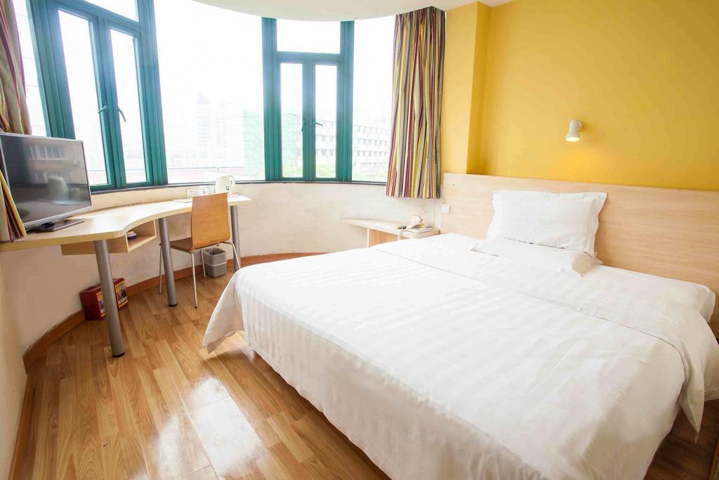 7Days Inn Wuhan Jiefang Park Branch Zewnętrze zdjęcie