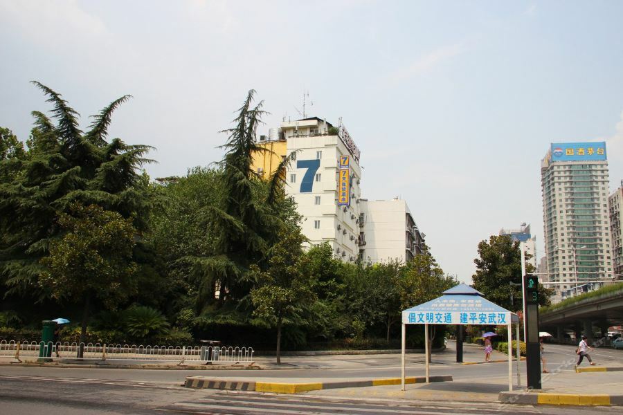7Days Inn Wuhan Jiefang Park Branch Zewnętrze zdjęcie